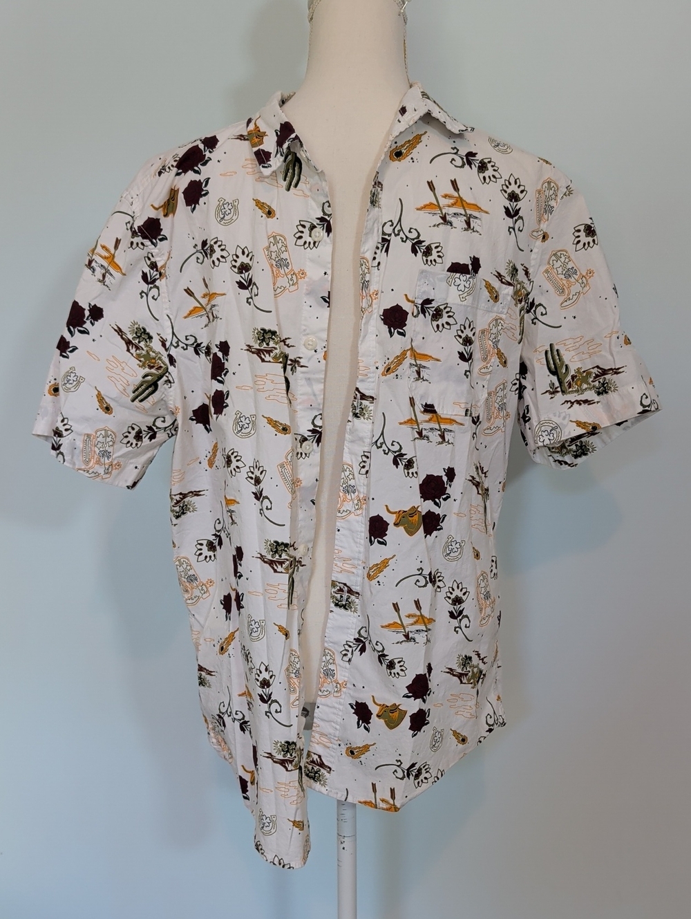 Abound Short-Sleeve Button-Down Shirt Cowboy Desert Print western L